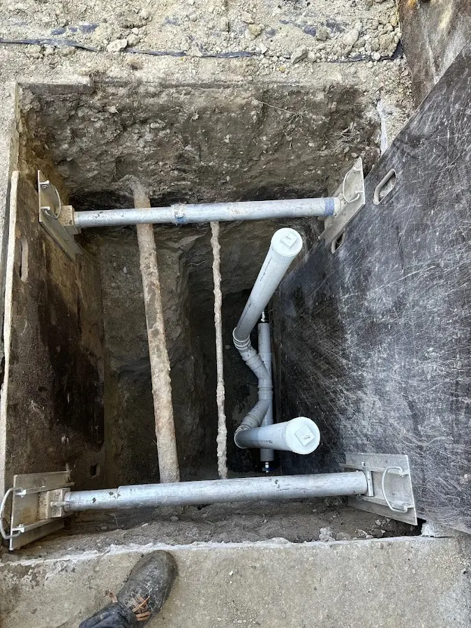 Experienced plumber completing Drain Cleaning work in Oldsmar